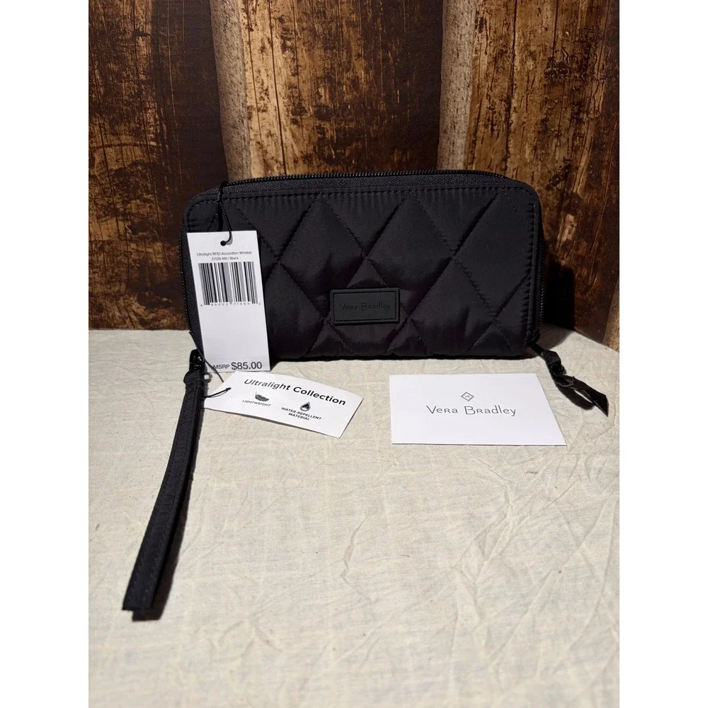Vera Bradley Ultralight RFID Accordion Wristlet Black Quilted NWT 27128-481